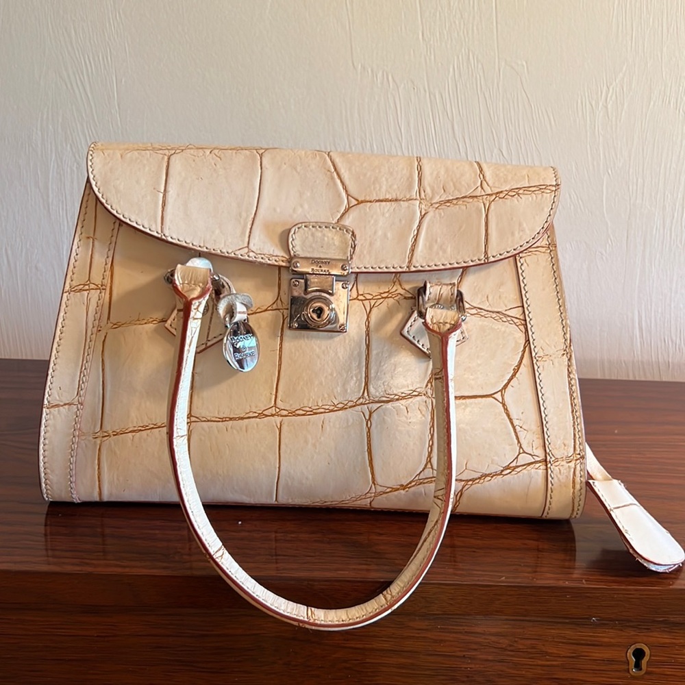 Vintage Dooney & Bourke locking purse